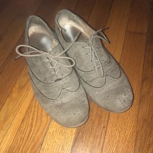 Grey ‘Wing-Tip’ type shoes!